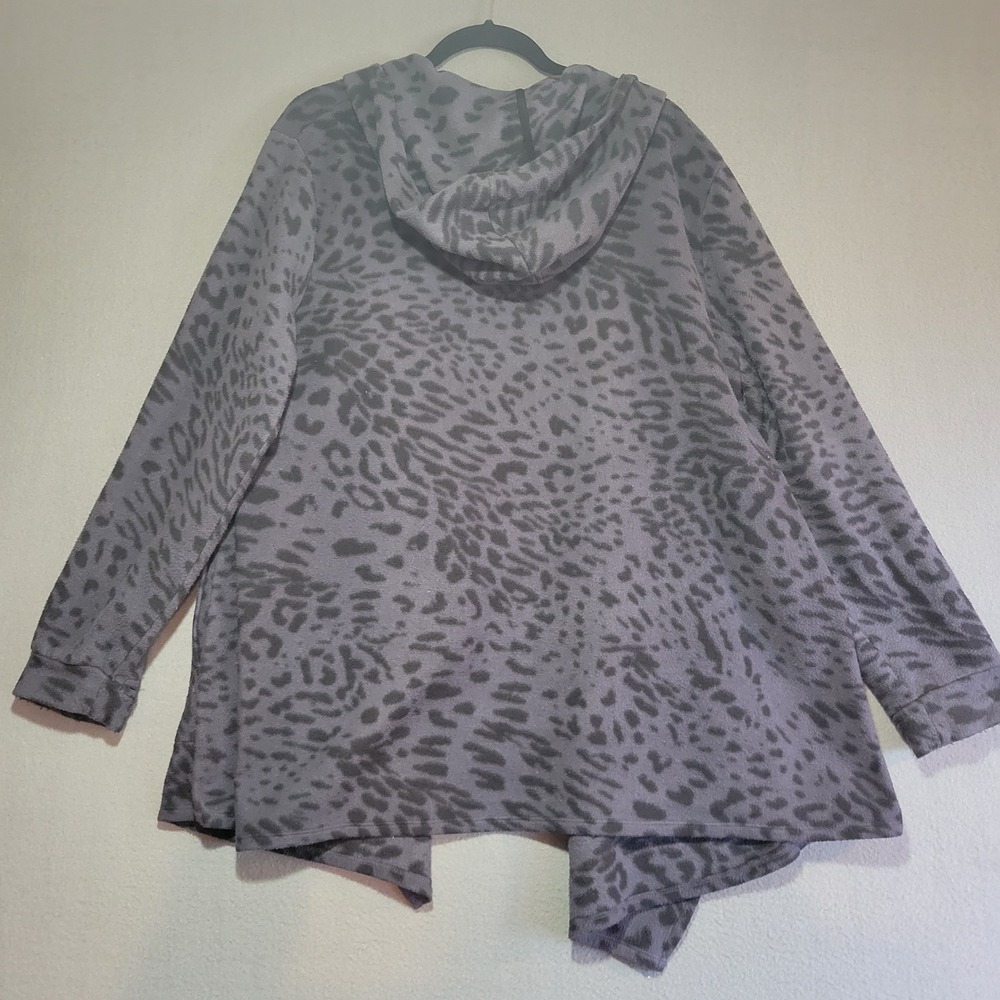 Cuddl Duds Fleecewear with Stretch Leopard Print Hoodie Wrap Gray Black L/XL - Picture 2 of 7